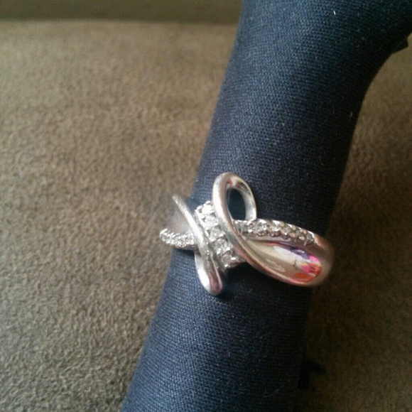 Genuine Diamond 925 Sterling Silver Ring - Picture 2 of 3