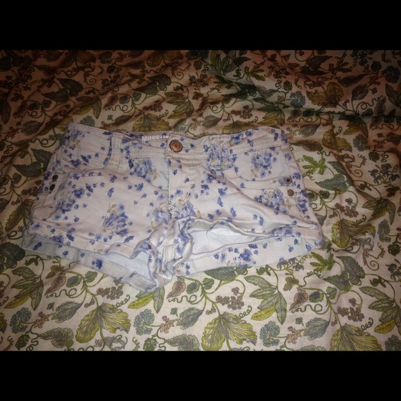 Printed Shorts - Picture 3 of 4