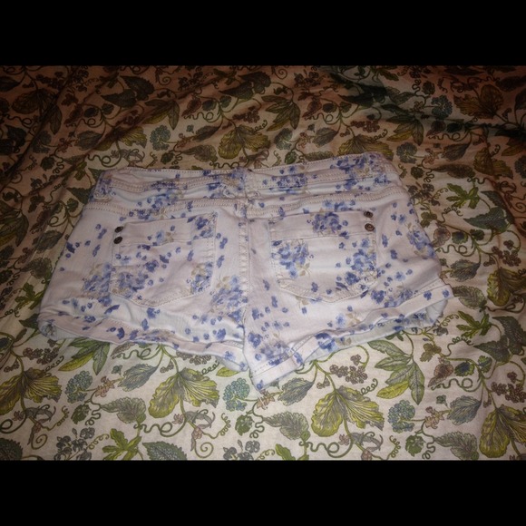 Printed Shorts - Picture 4 of 4