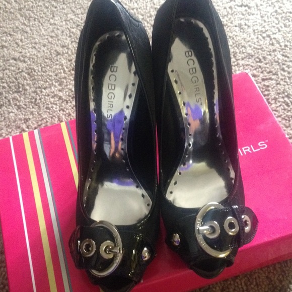 BCBG heels - Picture 3 of 4