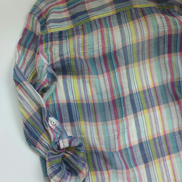 SOLD 🎉 Colorful Button-Up - Picture 4 of 4