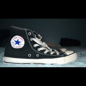 🔴On hold🔴 Black high top converse