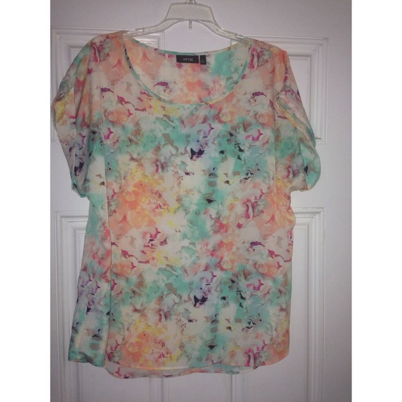 Apt 9 Top