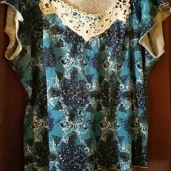 ☆New low price☆ No Boundries Gauze plus size Top