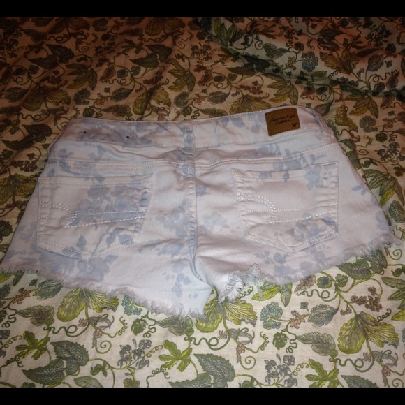 Flower Shorts - Picture 2 of 2