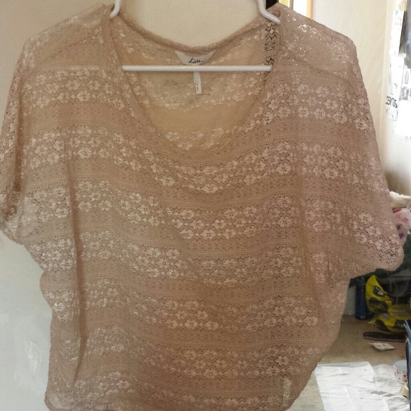 Kirra size L , floral shirt