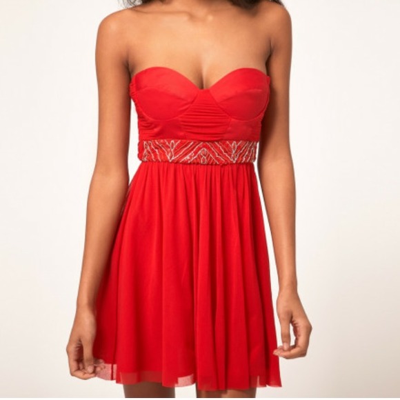 🌻 Red Strapless Cocktail Dress
