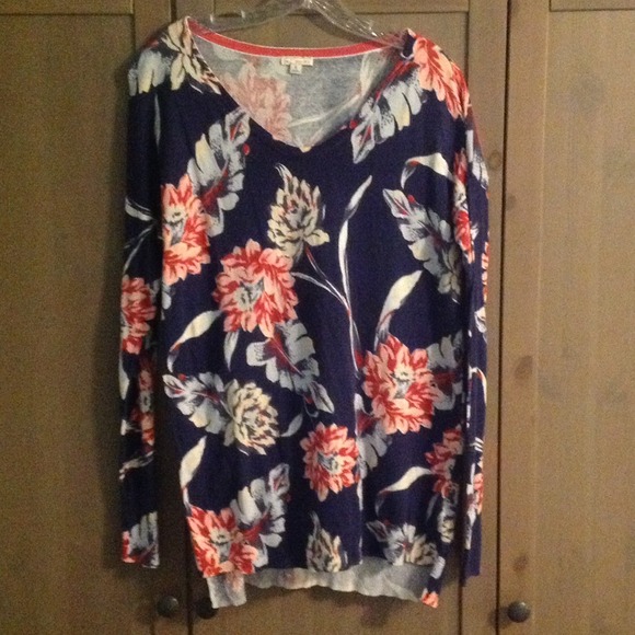 GAP floral sweater - Picture 2 of 3
