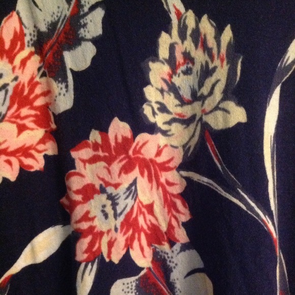 GAP floral sweater - Picture 3 of 3