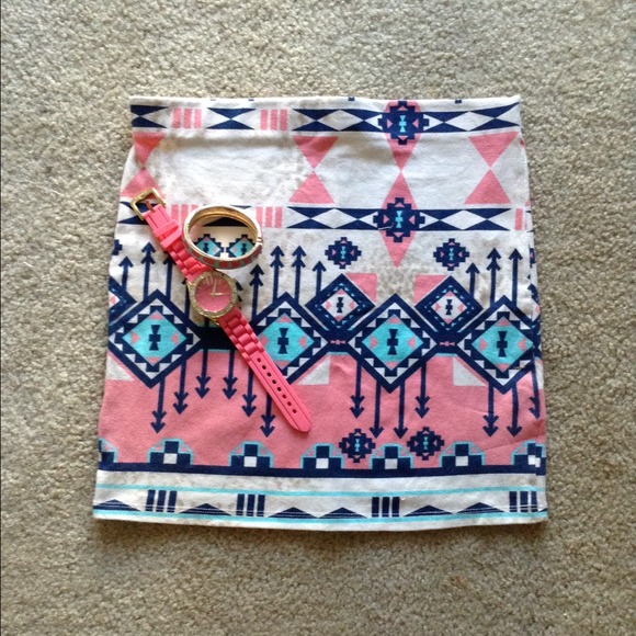 SOLD!! Bershka Aztec Print Mini Skirt - Picture 2 of 3