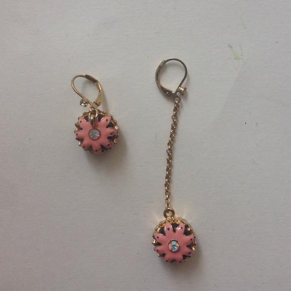 Asymmetrical Betsey Johnson Cupcake Earrings - Picture 1 of 3