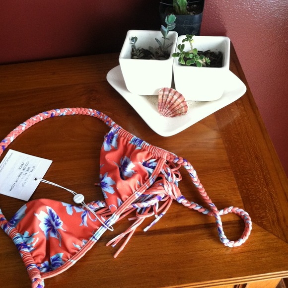 Never worn Acacia top.