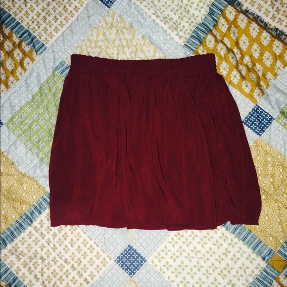 Brandy Melville Dresses & Skirts - Brandy Melville Luma Skirt