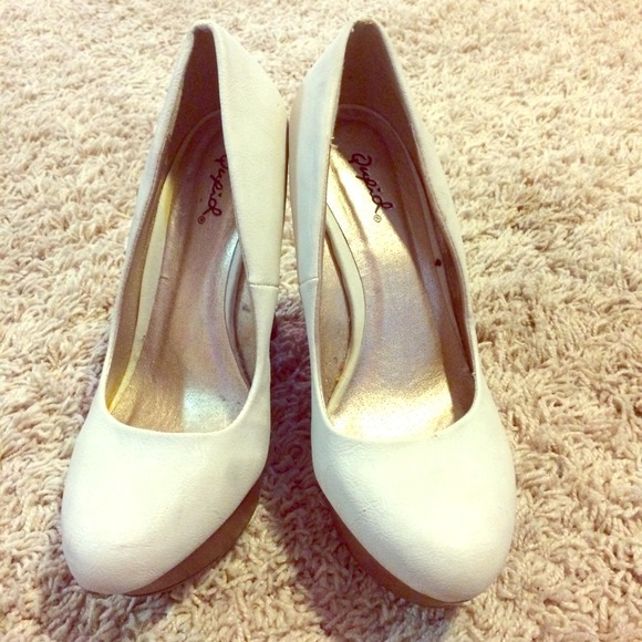 White and Brown Wedges