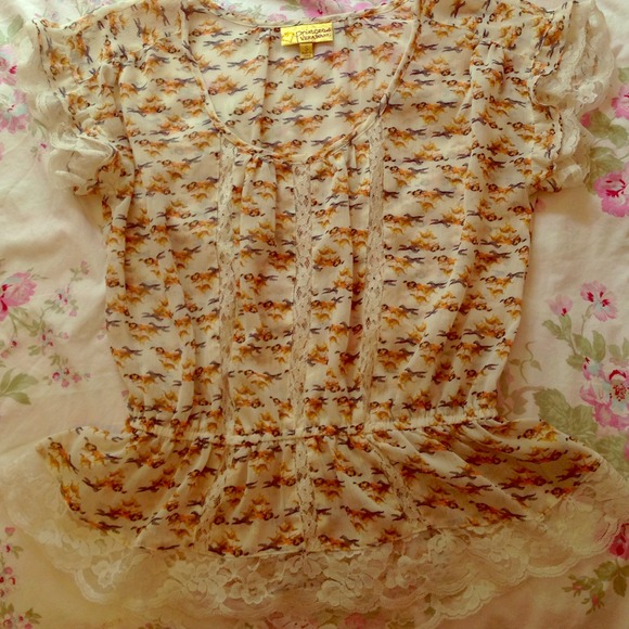 Adorable Princess Vera Wang top