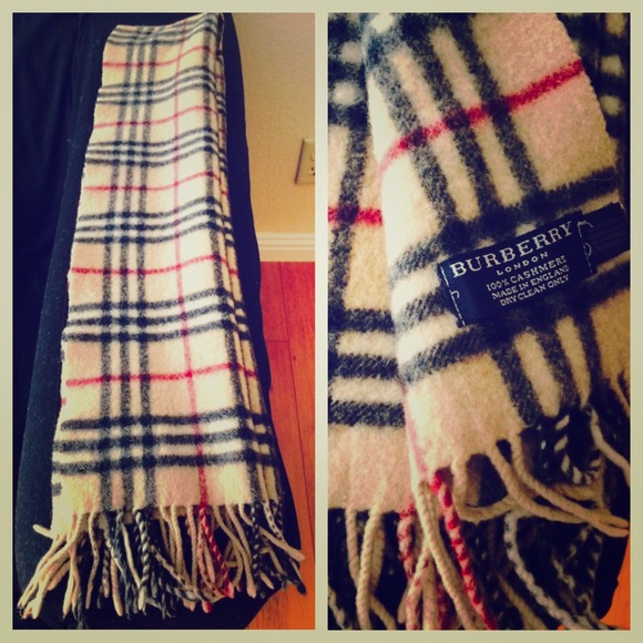 Burberry Scarf in great condition