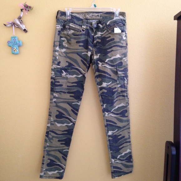 Camouflage pants - Picture 1 of 4
