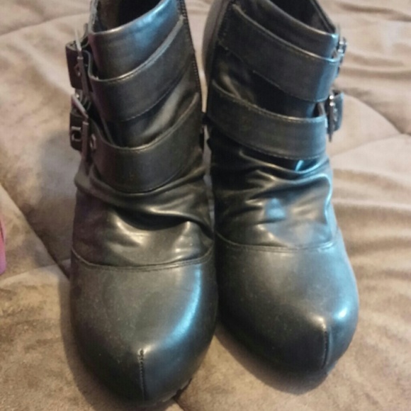 G by Guess ladies bootie