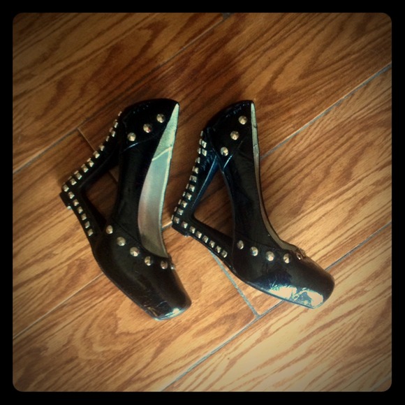 Black Heels with Metal Embellishment, Size 6
