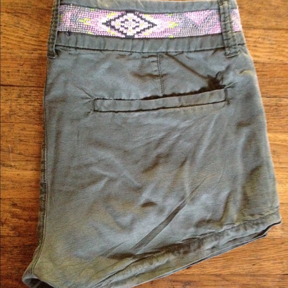 American Eagle Green Detailed Shorts - Picture 2 of 3