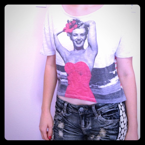 Pin Up Girl Slight Crop Top