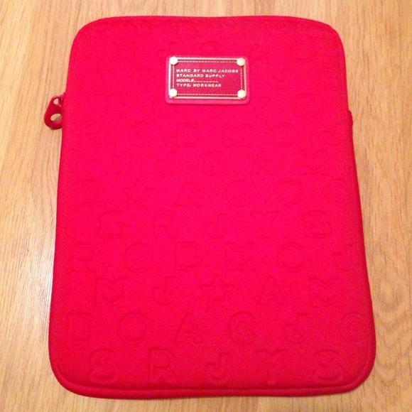❌BUNDLED❌ Marc Jacobs Red iPad or Tablet Case - Picture 2 of 4