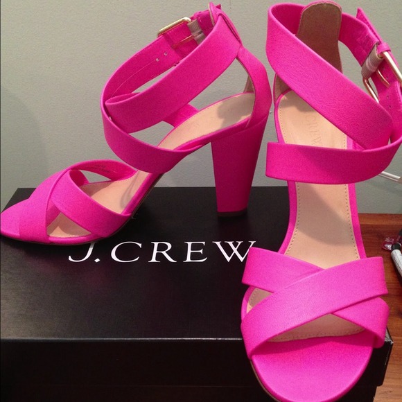 I AM LOOKING EVERYWHERE FOR THESE SHOES!😩 - Picture 2 of 2