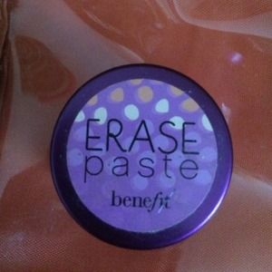 Benefit erase paste