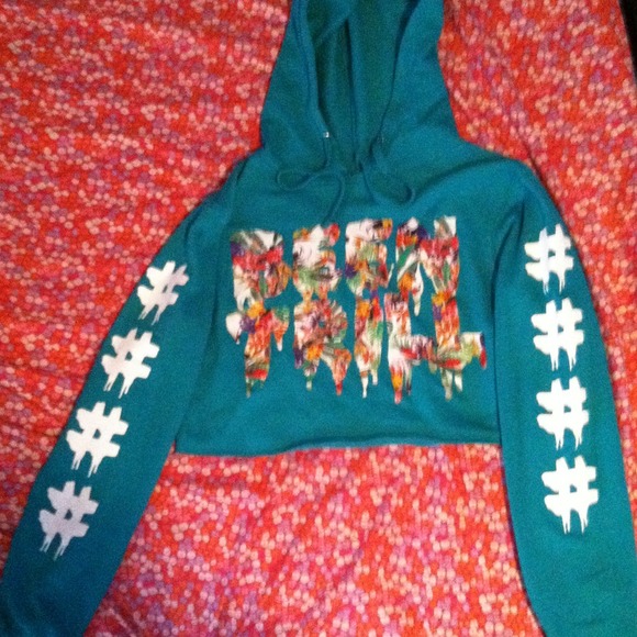 ❌Sold on vinted❌ BEEN TRILL crop hoodie