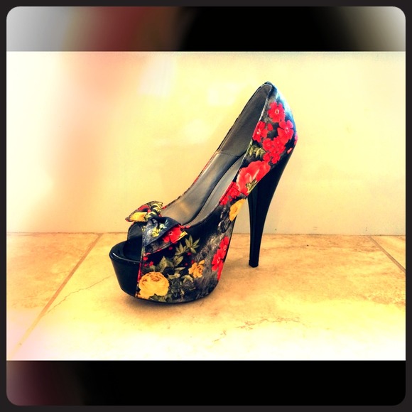 Sheikh multi colored pumps