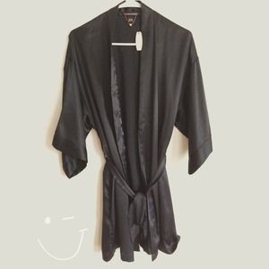 VS Silky Robe