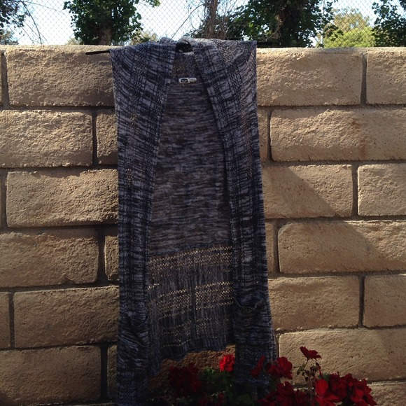 Sweater - Picture 2 of 4