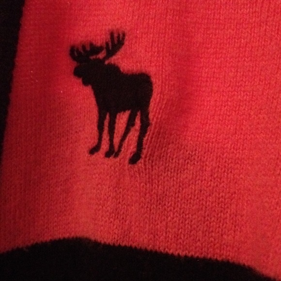 Pink & black sweater💕 - Picture 2 of 3