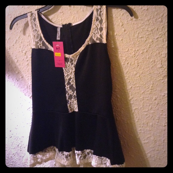 Sleeveless peplum top