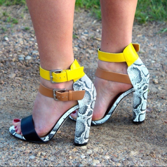 JUST FAB / ZARA SANDALS, NEVER WORN SIZE 7