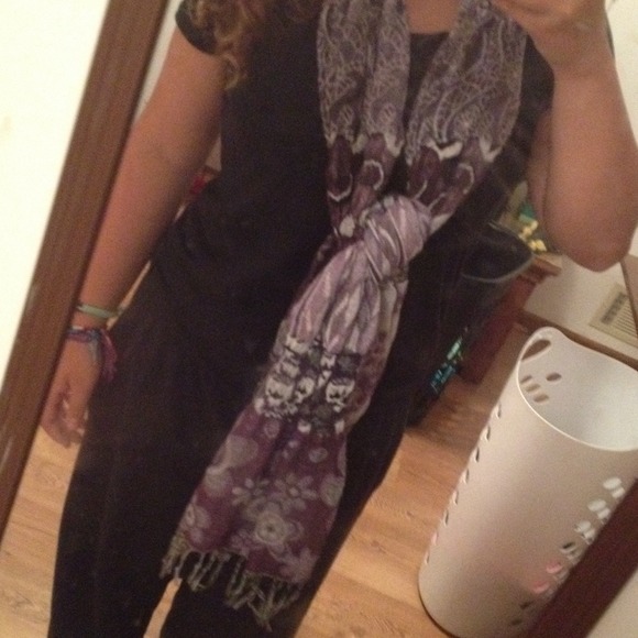 cute scarf - Picture 2 of 3