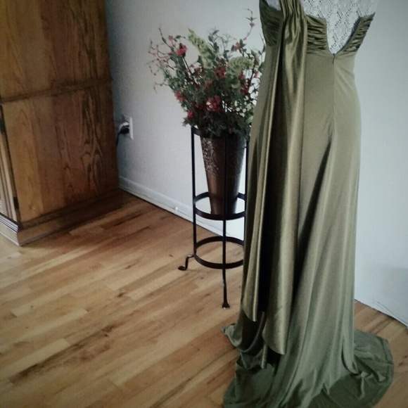 David's Bridal Fern Jersey dress - Picture 2 of 4