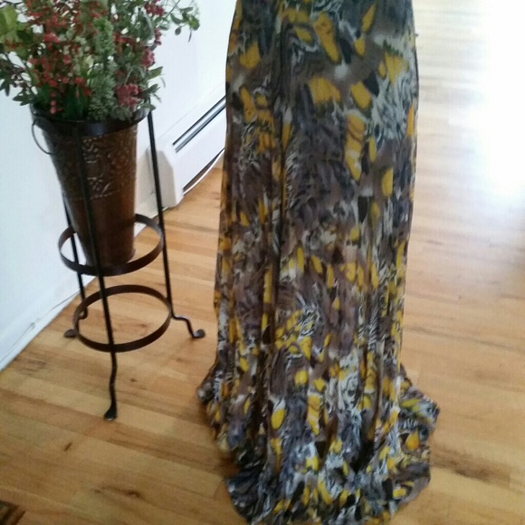 Host Pick Guess by Marciano Leopard Maxi dress - Picture 3 of 4
