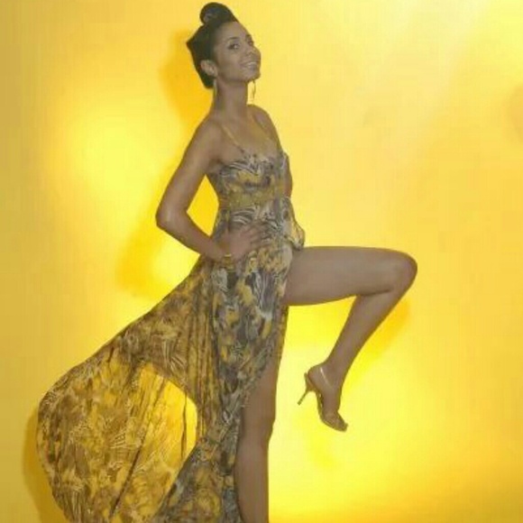 Host Pick Guess by Marciano Leopard Maxi dress - Picture 4 of 4