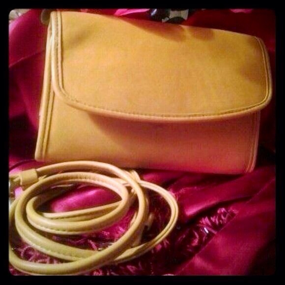 Coach Leather Clutch, Wallet w/ Key Fob, Strap - Picture 4 of 4