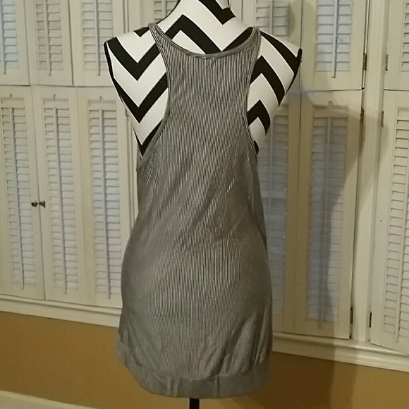 * Ruffly summer top - Picture 2 of 2