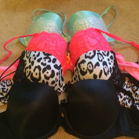 4 Victoria's Secret bra - 36C