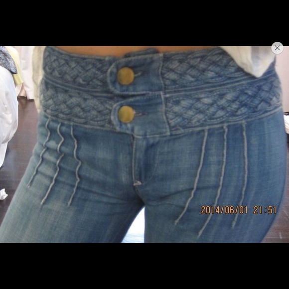 SOLD SOLD SOLD ...HOST PICK Chloe jean denim