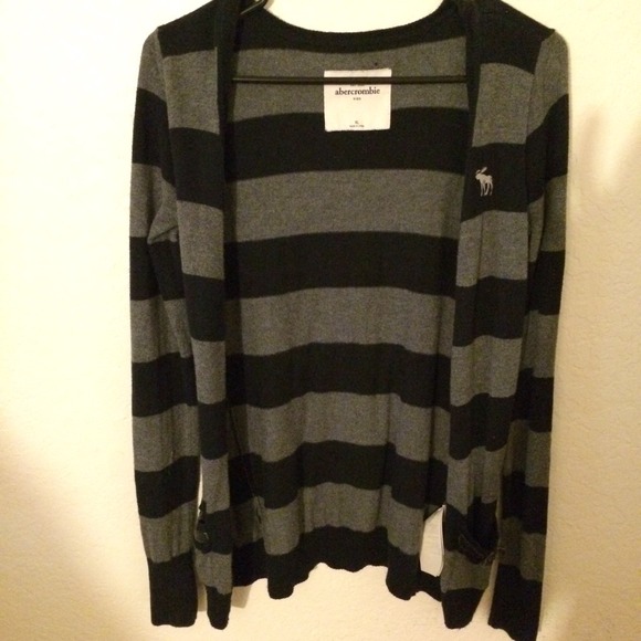 A cardigan - Picture 1 of 1