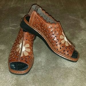 *Reduced Again!*  Cute, comfy leather sandals