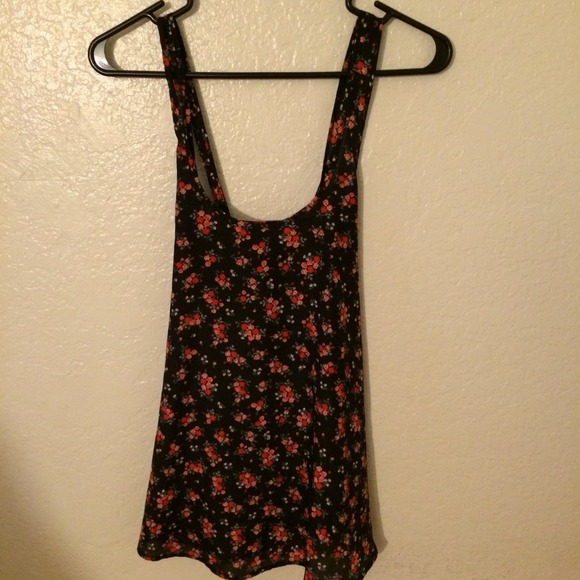 Flowy Floral summer shirt - Picture 1 of 4