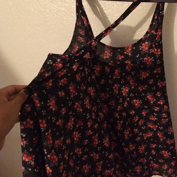 Flowy Floral summer shirt - Picture 2 of 4