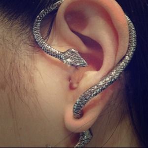 Snake Back Ear Cuff