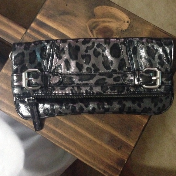 🎉MOVING SALE!🎉 Express Clutch!