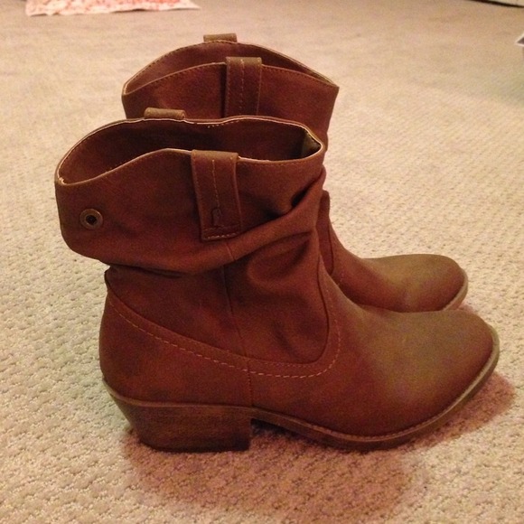 Scrunch, brown ankle boots